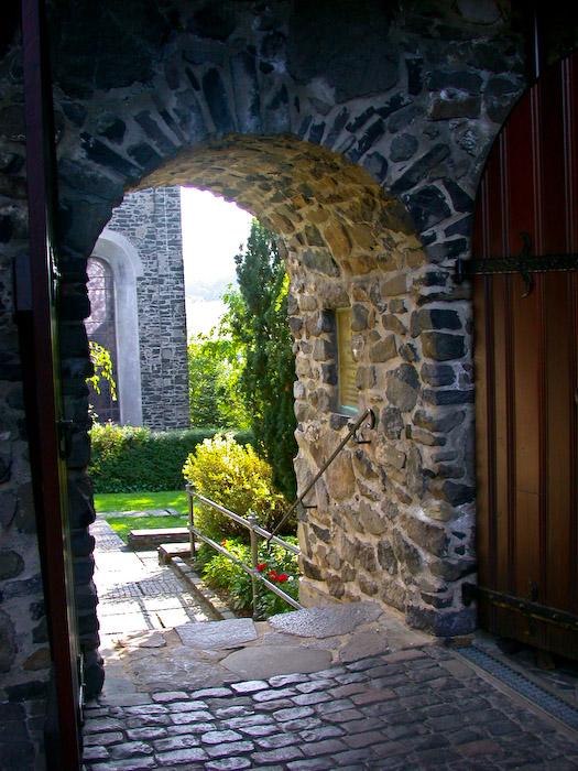 images/bilderleisten/burg_ellar/burg_ellar%20(13).jpg#joomlaImage://local-images/bilderleisten/burg_ellar/burg_ellar (13).jpg?width=525&height=700