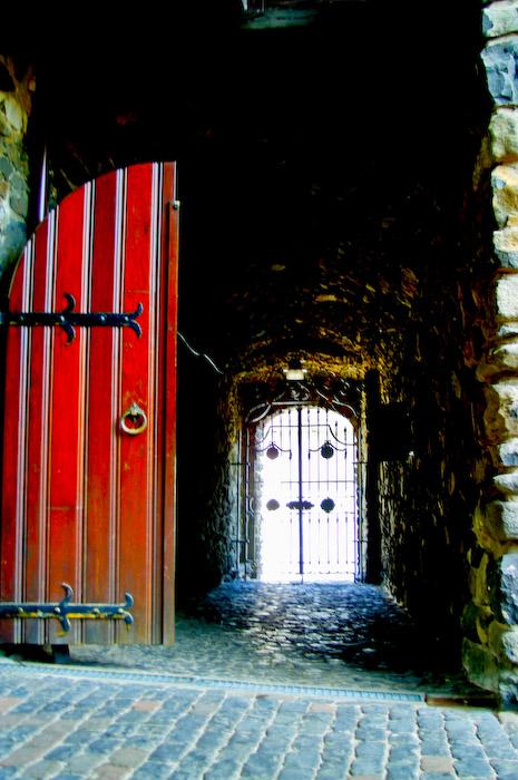 images/bilderleisten/burg_ellar/burg_ellar%20(35).jpg#joomlaImage://local-images/bilderleisten/burg_ellar/burg_ellar (35).jpg?width=465&height=700