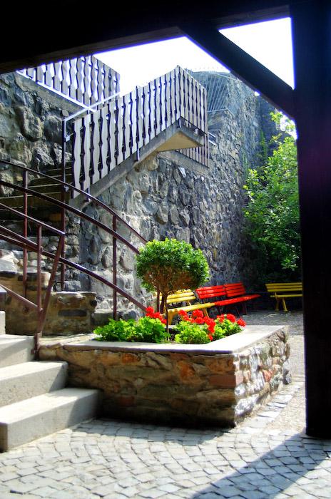 images/bilderleisten/burg_ellar/burg_ellar%20(39).jpg#joomlaImage://local-images/bilderleisten/burg_ellar/burg_ellar (39).jpg?width=464&height=700