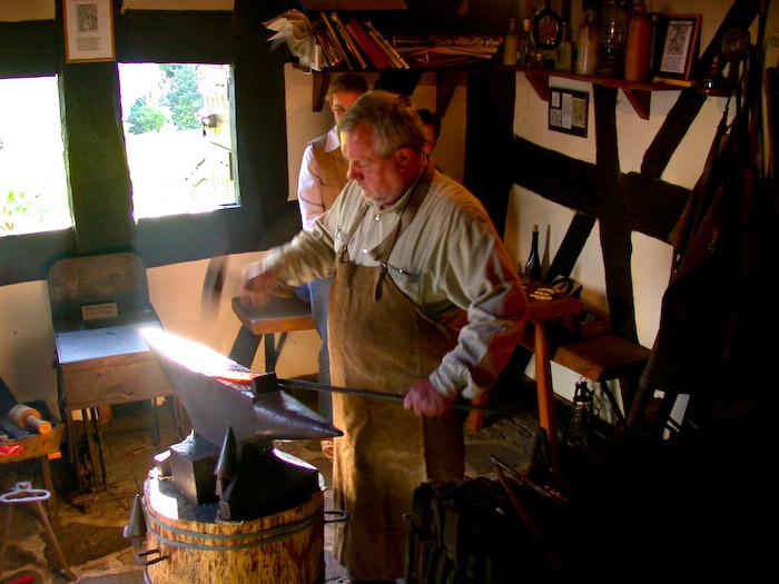 images/bilderleisten/burgschmiede/burgschmiede%20(10).jpg#joomlaImage://local-images/bilderleisten/burgschmiede/burgschmiede (10).jpg?width=700&height=525