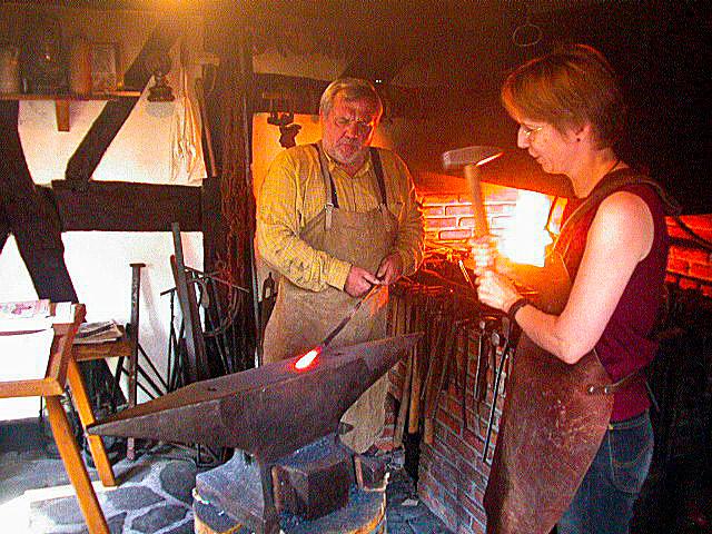 images/bilderleisten/burgschmiede/burgschmiede%20(21).jpg#joomlaImage://local-images/bilderleisten/burgschmiede/burgschmiede (21).jpg?width=640&height=480