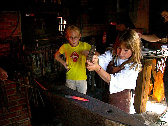 images/bilderleisten/burgschmiede/burgschmiede%20(28).jpg#joomlaImage://local-images/bilderleisten/burgschmiede/burgschmiede (28).jpg?width=640&height=480