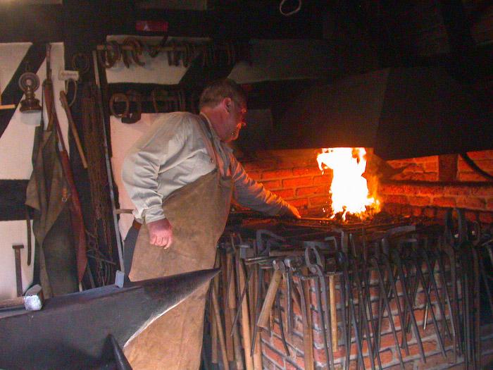 images/bilderleisten/burgschmiede/burgschmiede%20(4).jpg#joomlaImage://local-images/bilderleisten/burgschmiede/burgschmiede (4).jpg?width=700&height=525