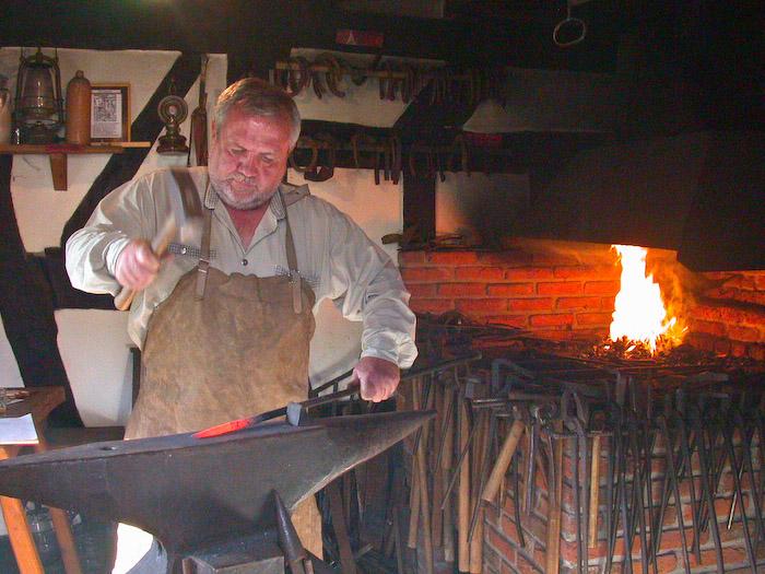 images/bilderleisten/burgschmiede/burgschmiede%20(8).jpg#joomlaImage://local-images/bilderleisten/burgschmiede/burgschmiede (8).jpg?width=700&height=525